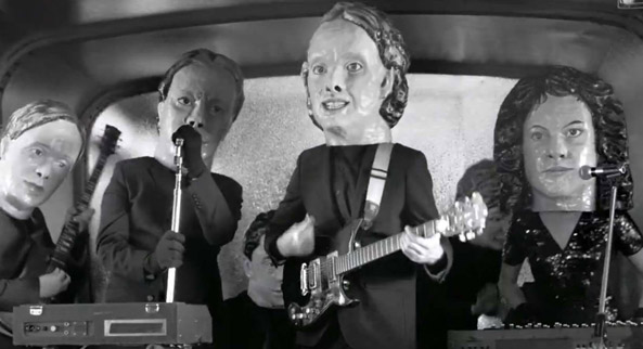 Gli Arcade Fire nel video Reflektor diretto da Anton Corbijn